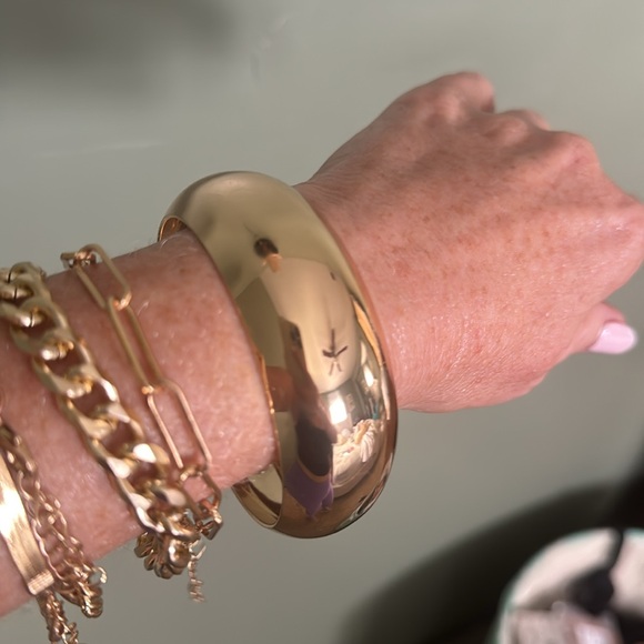 Gold Bangle Bracelet - Picture 7 of 7